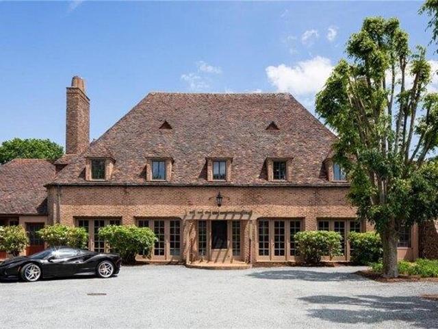 House for sale in Middletown, Newport County