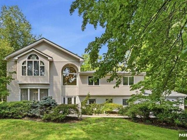 House for sale in Montvale, New Jersey