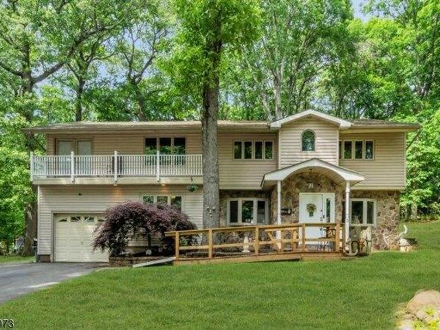 House for sale in Landing, New Jersey