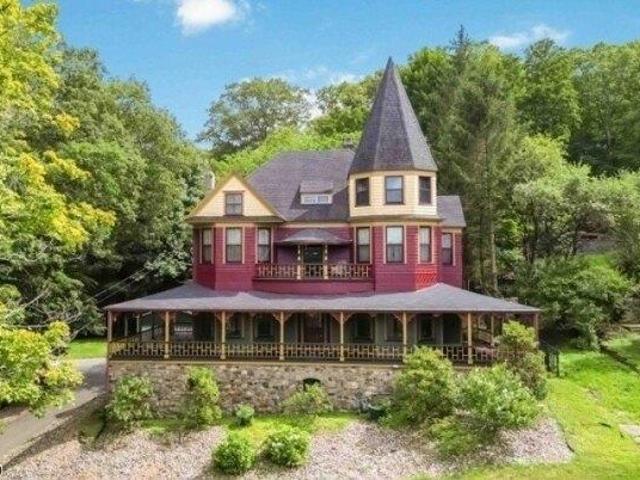 House for sale in Landing, New Jersey