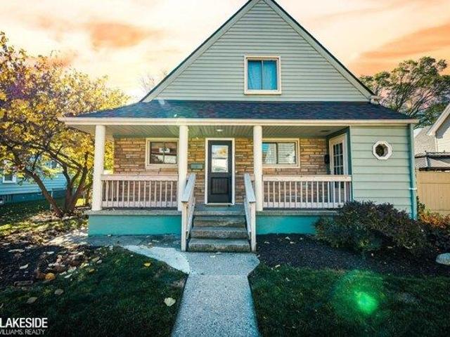 House for sale in Mount Clemens