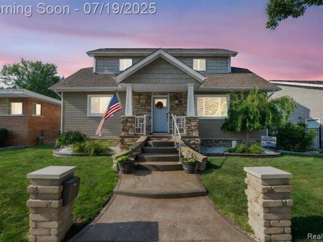 House for sale in Mount Clemens
