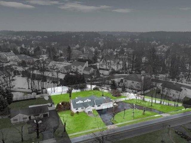 House for sale in Smithtown, New York