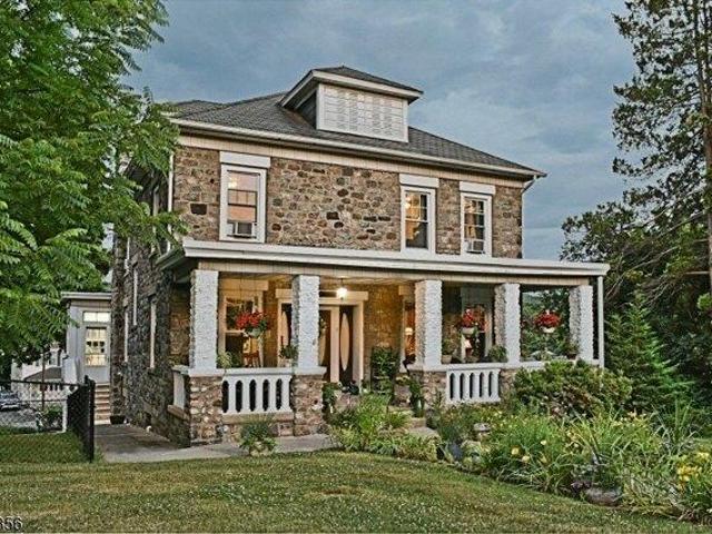 House for sale in Netcong, New Jersey