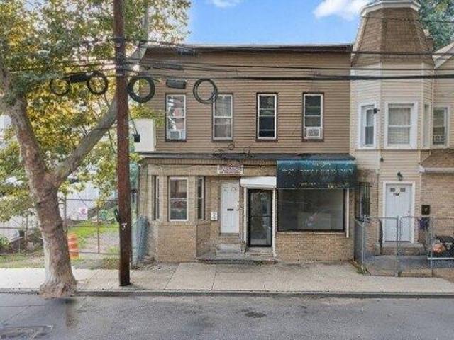 House for sale in Newark, Essex County