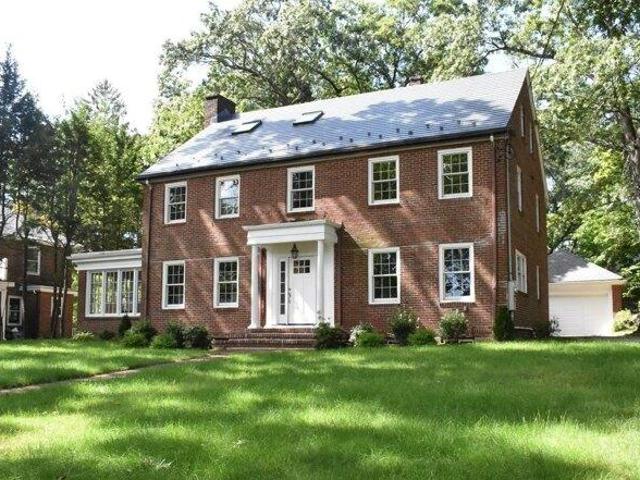 House for sale in Waban, Newton