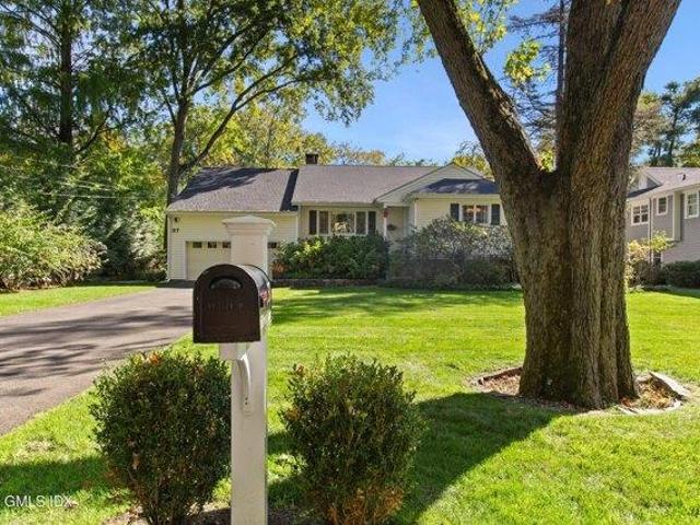 House for sale in Old Greenwich, Greenwich