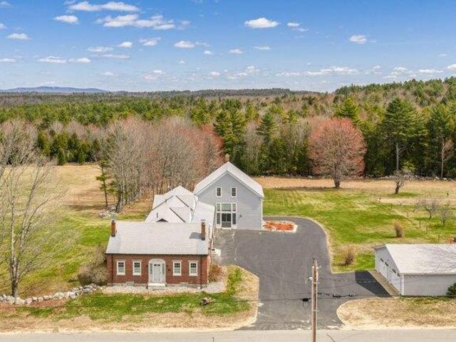 House for sale in Maine
