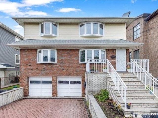 House for sale in Palisades Park, New Jersey