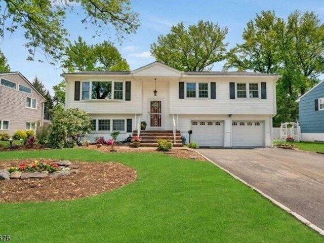House for sale in Paramus, New Jersey