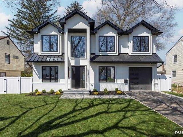 House for sale in Paramus, New Jersey