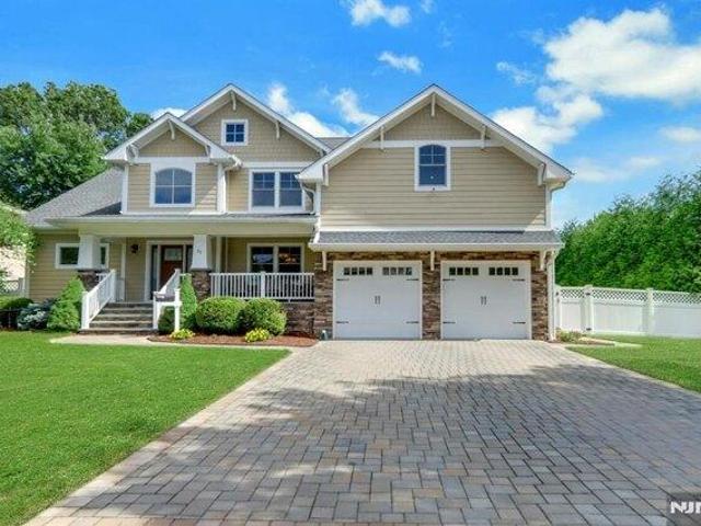 House for sale in Paramus, New Jersey