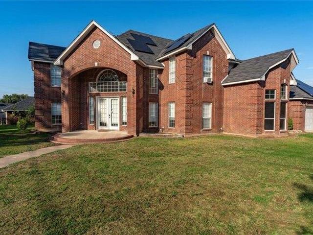 House for sale in Paris, Texas