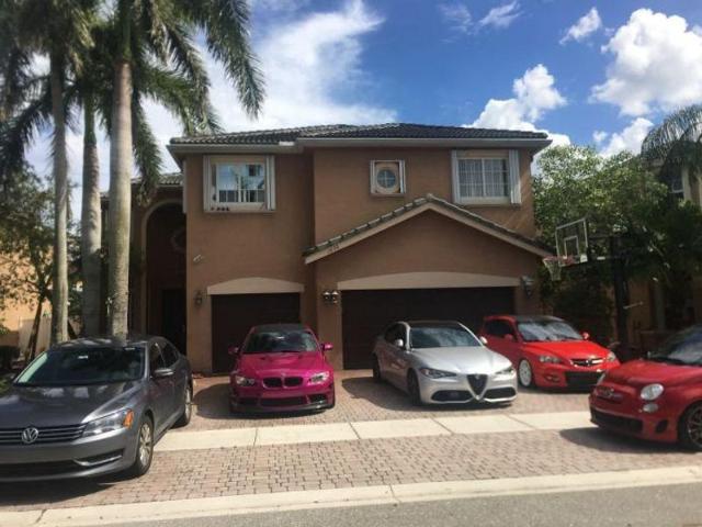 House for sale in Pembroke Pines, Florida