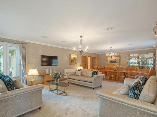 House for sale in Little Stanmore, Greater London