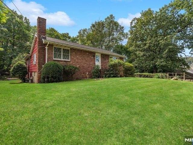 House for sale in Pompton Junction, Pompton Lakes