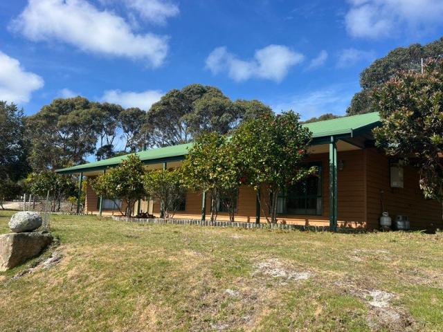House for sale in Lady Barron, Flinders Council
