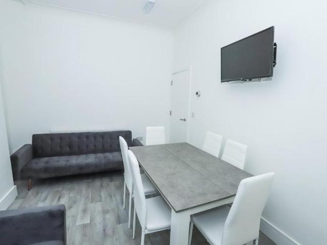 House for rent in Grove Hill, Normanby