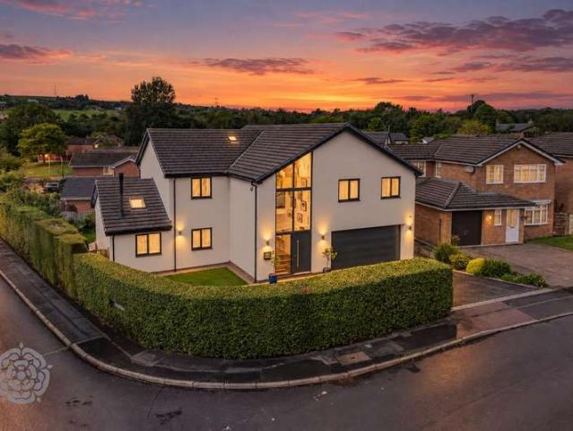 Property for sale in Hazelhurst, Bury
