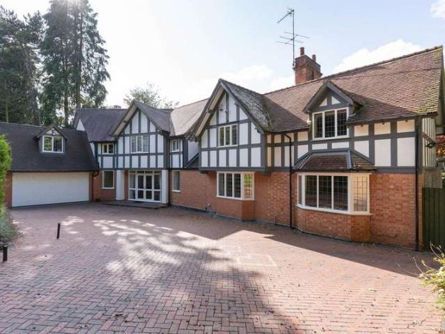Property for sale in Bromsgrove, Worcestershire