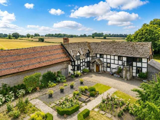 Property for sale in Pembridge
