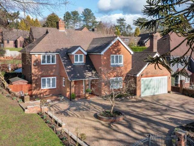 Property for sale in Bromsgrove, Worcestershire