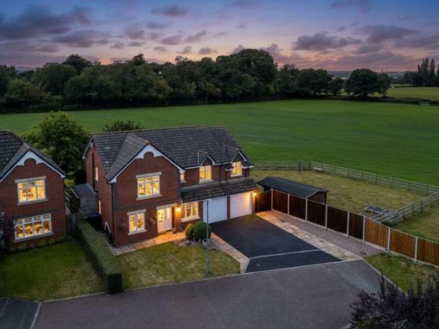 Property for sale in Lavister, Wales