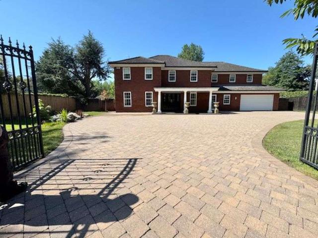 Property for sale in Barnoldby Le Beck, North East Lincolnshire