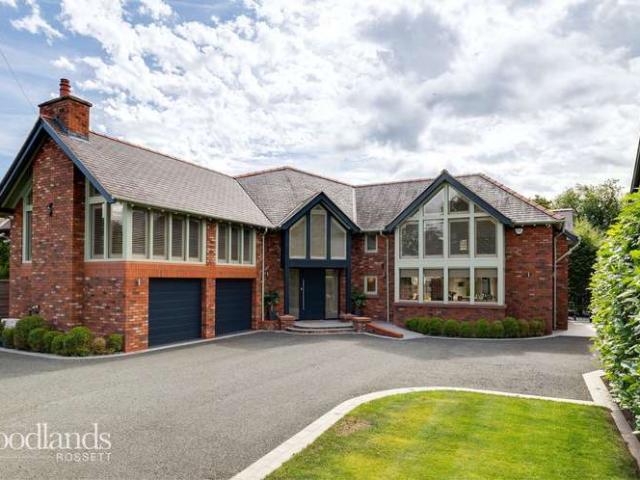 Property for sale in Lavister, Wales