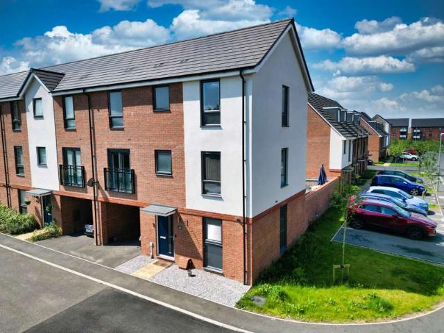 Property for sale in Eagle Farm, Wavendon