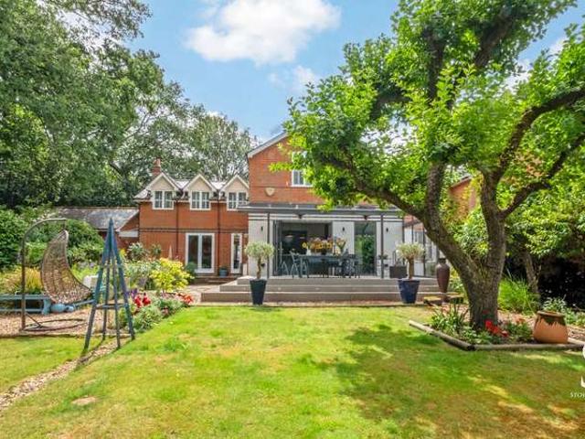 Property for sale in Bracknell