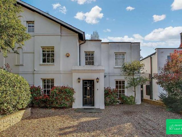 Property for sale in Muswell Hill, Greater London