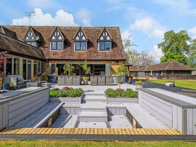 Property for sale in Mentmore, Ledburn