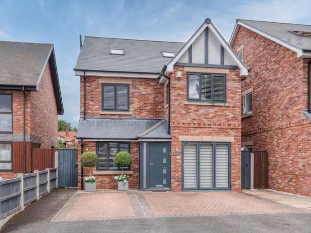 Property for sale in Bromsgrove, Worcestershire