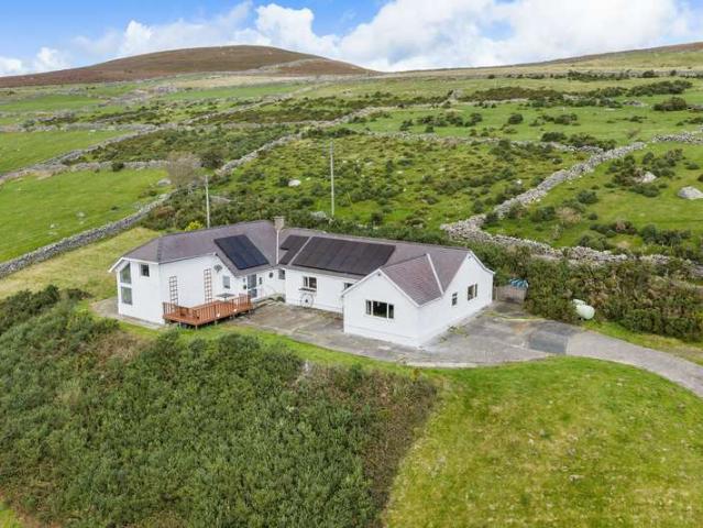 Property for sale in Llanddeiniolen, Deiniolen