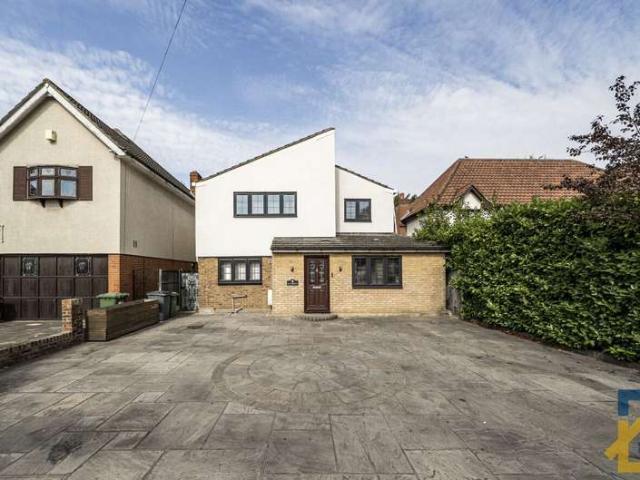 Property for sale in Gidea Park, Greater London