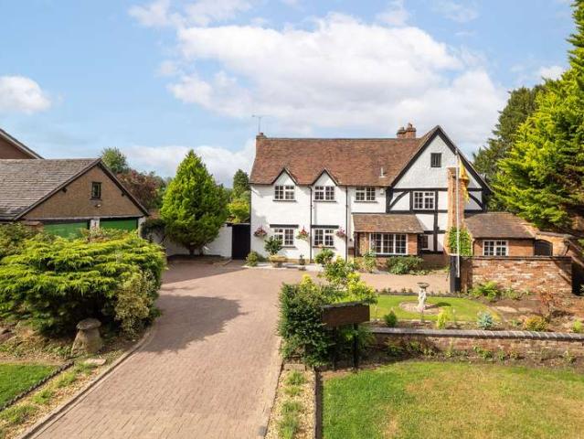 Property for sale in Green Close, Warwickshire