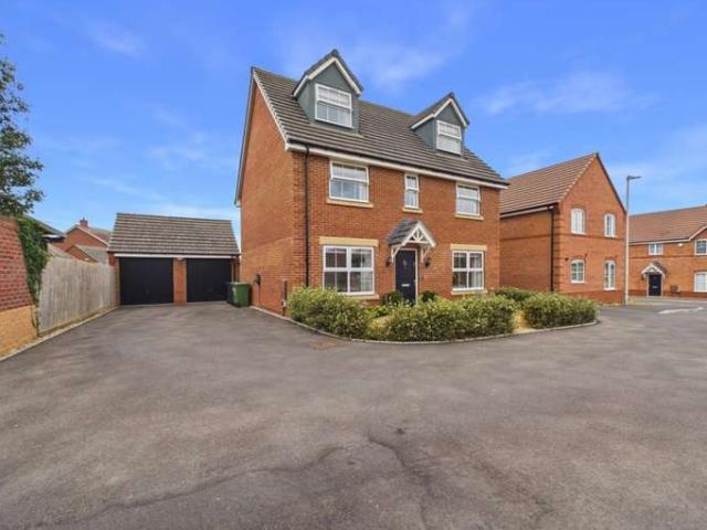 Property for sale in Bishop's Tachbrook, Warwick