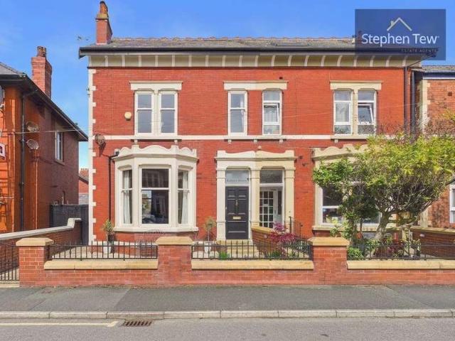 Property for sale in Little Poulton, Cabus
