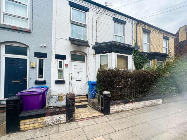 Property for sale in Calderstones