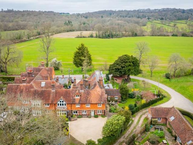 Property for sale in Brook, Fole
