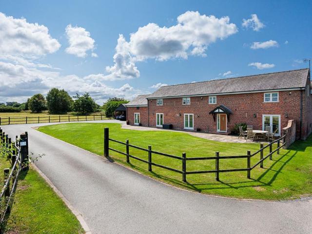 House for sale in High Legh