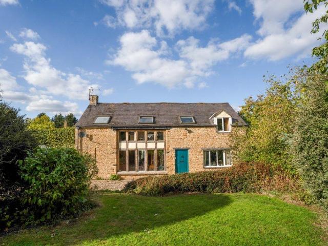 House for sale in Alderminster, Warwickshire