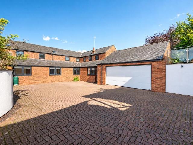 House for sale in Brixworth