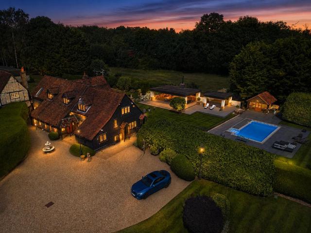 House for sale in Batchworth, Hertfordshire