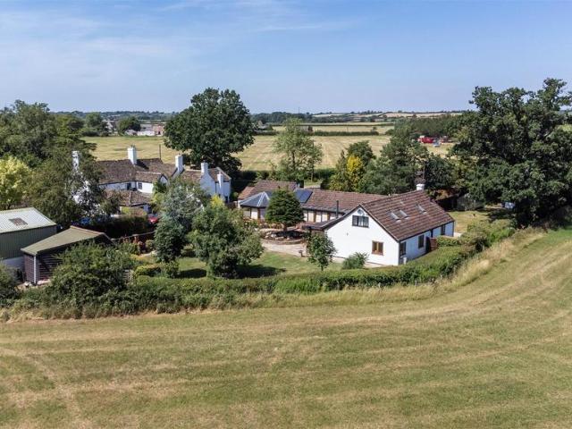 House for sale in Dauntsey, Wiltshire