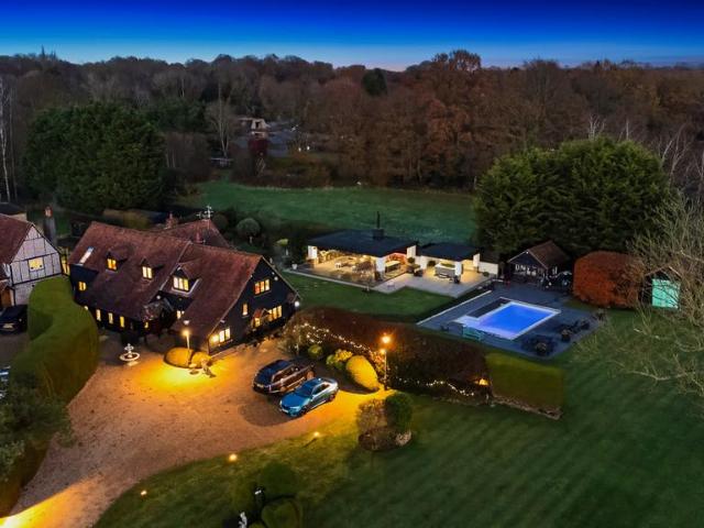 House for sale in Batchworth, Hertfordshire