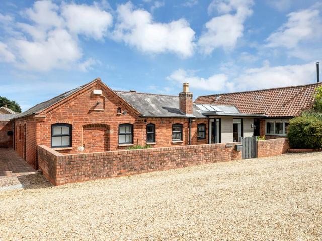 House for sale in Barton In Fabis, East Midlands