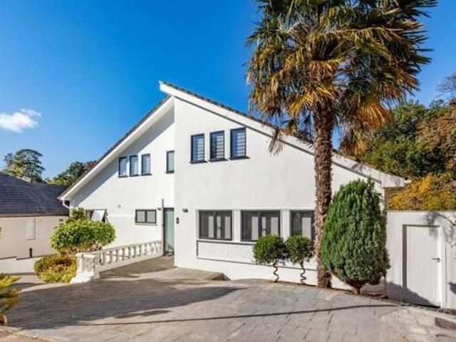House for sale in Little Stanmore, Greater London