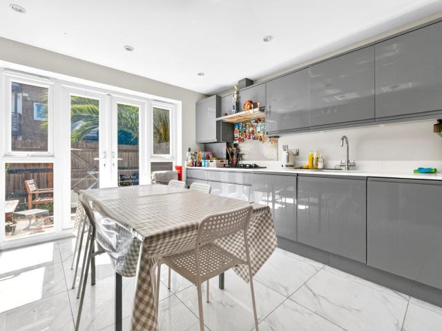 House for rent in Walworth, Greater London